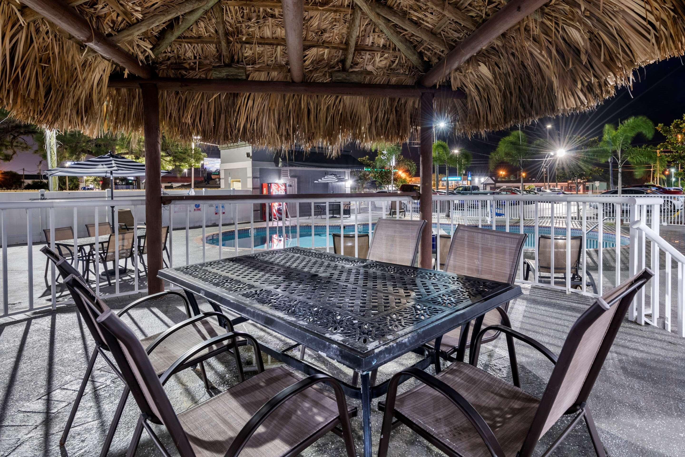 Rodeway Inn - New Port Richey Exterior foto